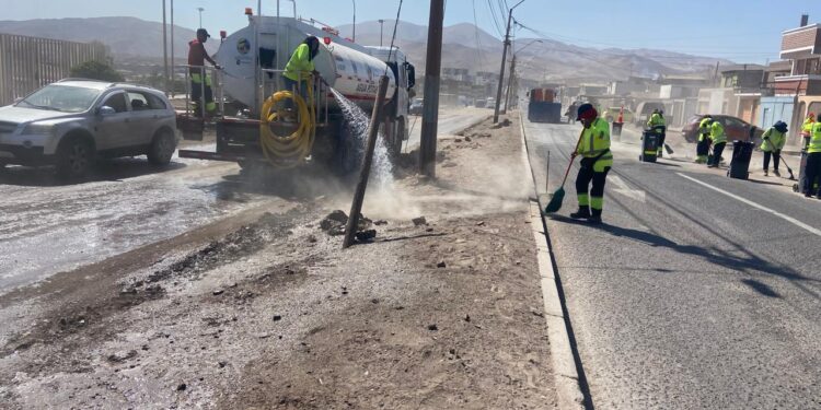 Municipio de Alto Hospicio en 3 días retira 240 toneladas de basura en calles y bandejones