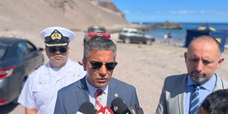PDI investiga el hallazgo de un cuerpo con impactos balísticos en sector playa Blanca