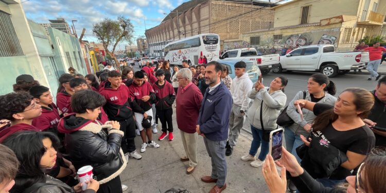 Estudiantes de Antofagasta dan el vamos al programa Gira de Estudio de Sernatur con viaje a Caldera