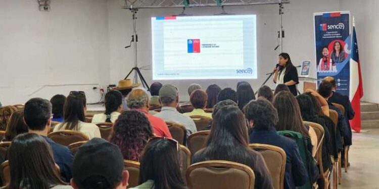 Subdirector nacional del SENCE encabeza diálogos regionales para la Política Nacional de Capacitación