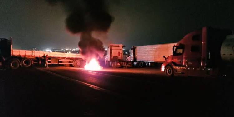 Camioneros del Norte en paro: piden Estado de Excepción y expulsión de extranjeros con antecedentes