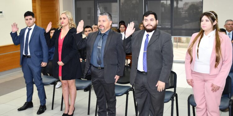 Egresados de Derecho prestaron juramento desde la Corte de Apelaciones de Iquique