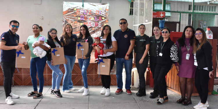 Rotary Club Esmeralda distinguió a madres de sección lactante del CCP