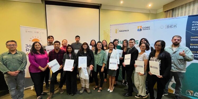 Jóvenes tarapaqueños finalizan con éxito el diplomado de Innovación Social Rural