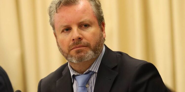 Diputado Trisotti presenta campaña para enfrentar y erradicar el comercio ilegal en las calles del país