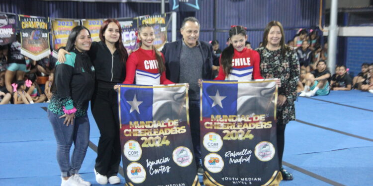 Club Cheetahs de cheerleader mostró logros nacionales e internacionales