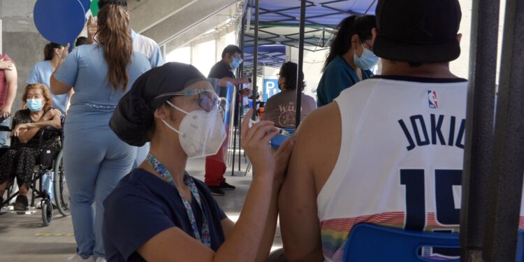 Gobierno de Tarapacá financiará la compra de 6 vacunatorios móviles para Iquique