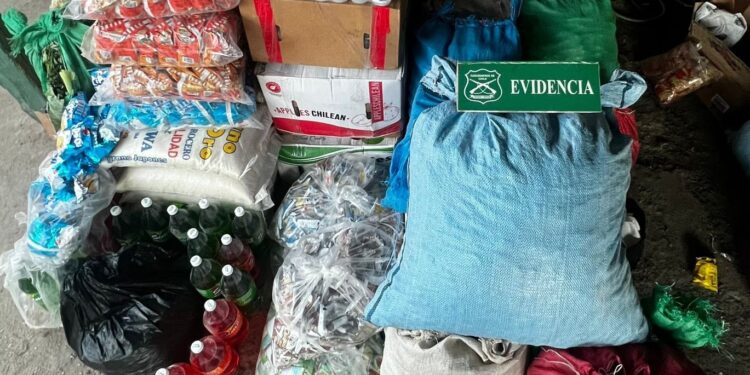 Detienen a dos personas que transportaban 851 kilos de mercaderías de contrabando