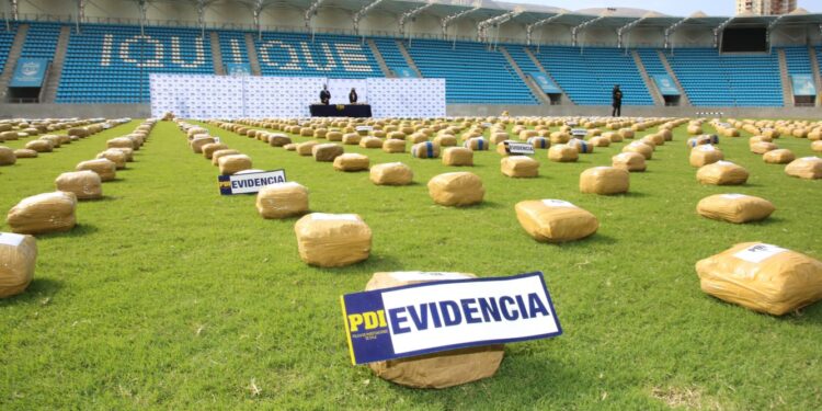 PDI Tarapacá incauta más de 1 tonelada 600 kilos de droga, armas, munición y vehículos asociados al tráfico ilícito de drogas