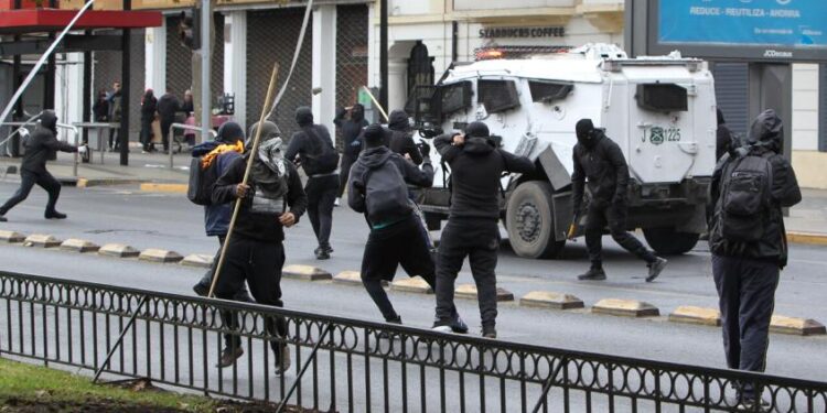 Incidentes durante Día del Trabajador dejaron a 16 personas detenidas