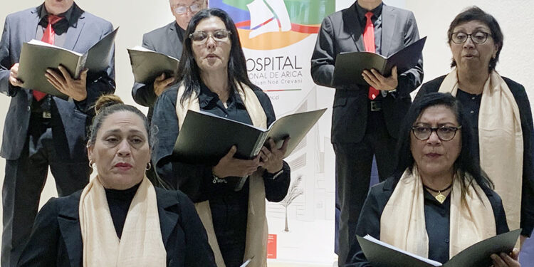 Gobierno Regional entrega recursos para coro y conjunto folclórico del Hospital de Arica