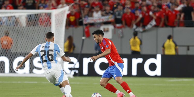 Chile cae estrechamente ante Argentina en su segundo duelo en la Copa América 2024