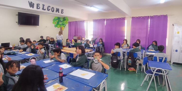 Celebración del Día de la Independencia en el Colegio República de Italia