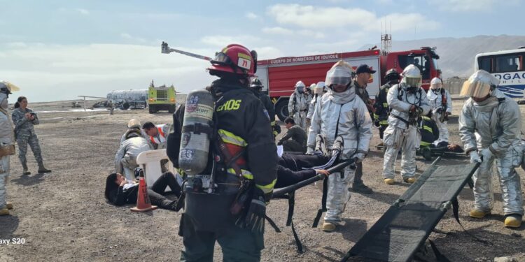 Simulacro de accidente aéreo en aeropuerto «General Diego Aracena»