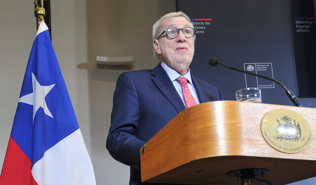 Perfil: Alberto Van Klaveren, jefe de protocolo / Por Rafael Gumucio, Escritor y columnista