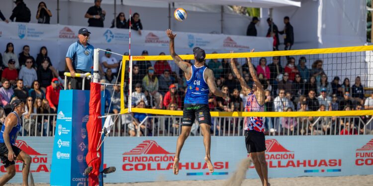 Gran debut de las duplas chilenas de vóleibol playa en la Copa Continental en Iquique