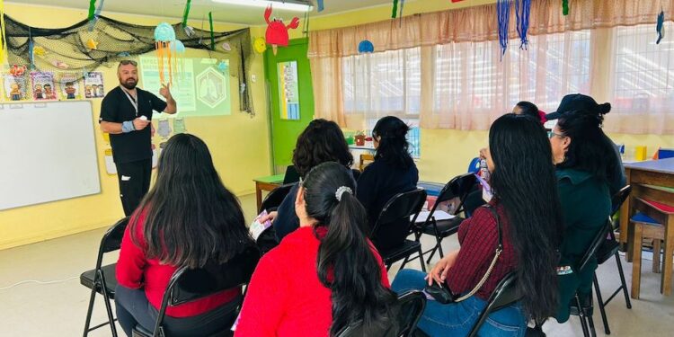 Capacitan a familias y equipos educativos en prevención de enfermedades respiratorias