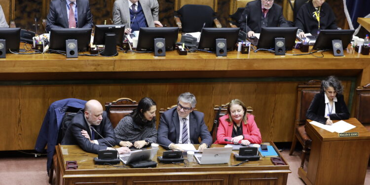Senado aprobó y despachó a ley proyecto que crea un Registro de Deuda Consolidada