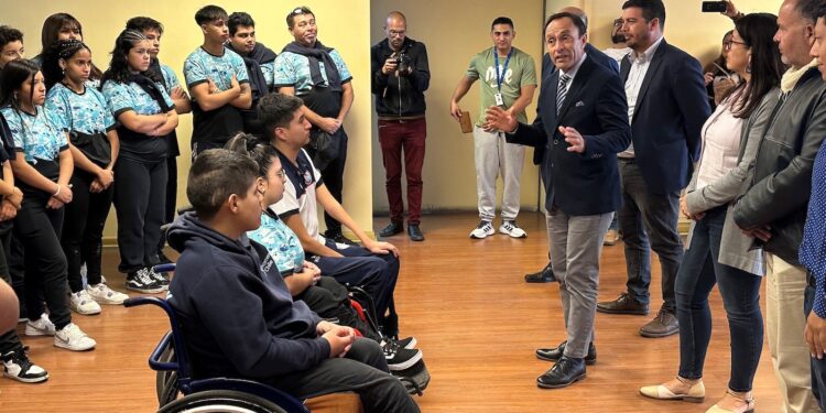 Ministro Jaime Pizarro inauguró laboratorio de ciencias para deportistas de Tarapacá