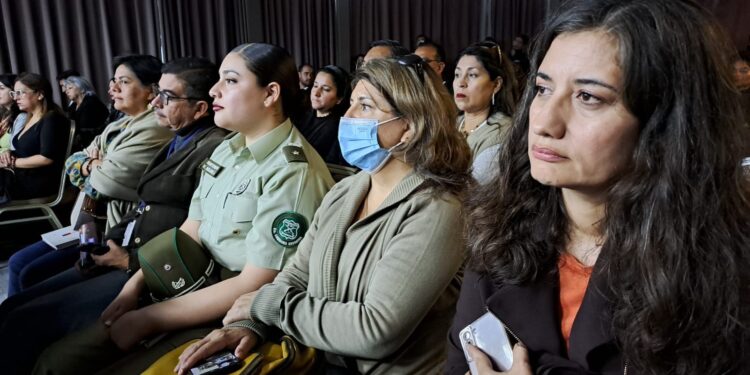 SernamEG presenta reformulación de los programas de la Unidad de Violencia de Género a autoridades regionales y funcionarios públicos
