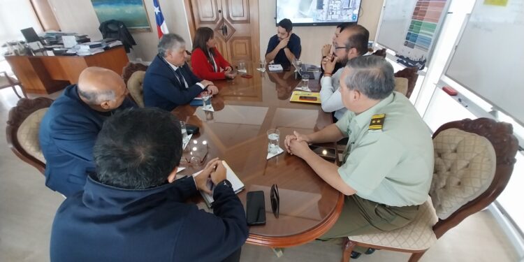 Aduanas y Gobernación Regional de Tarapacá se reúnen para dialogar sobre infraestructura en avanzada de El Loa