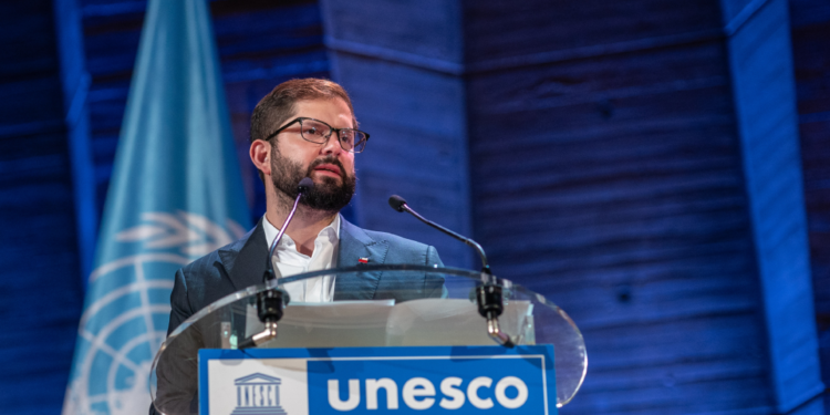 Encuesta Cadem: Presidente Boric promedia 33% de aprobación en junio; 59% lo desaprueba