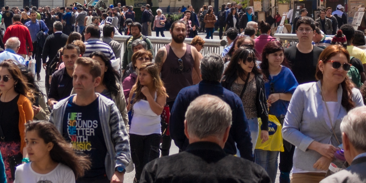 Encuesta Cadem: 63% está de acuerdo con la creación de una AFP Estatal que compita con las actuales AFPs privadas