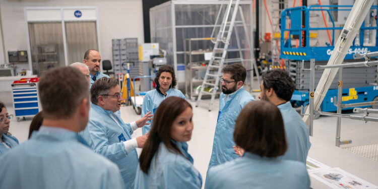 Presidente Gabriel Boric y ministra Aisén Etcheverry visitan oficinas centrales de la ESO en Alemania