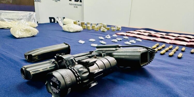 PDI detuvo a cinco imputados por venta de drogas en distintos lugares de la ciudad