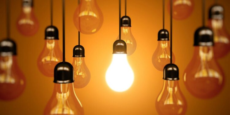 Gobierno asegura que está analizando «distintas propuestas» para enfrentar alza de tarifas eléctricas