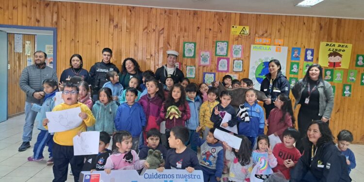 Por el Mes del Mar Sernapesca enseñó sobre su cuidado a miles de escolares en todo el país