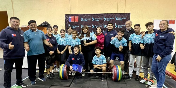 Reconocimiento a pesistas de Tarapacá que destacaron en torneo Promesas Chile