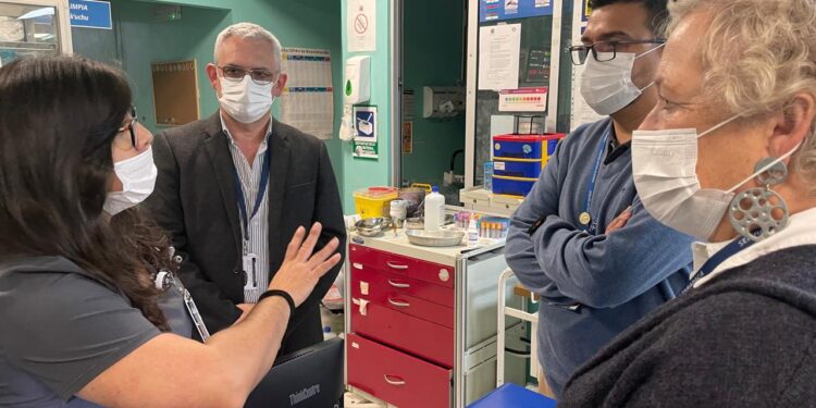 Refuerzan llamado a vacunarse y protegerse este invierno