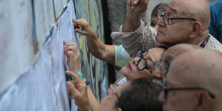 Comenzó votación presidencial en Venezuela: Deciden entre continuidad o cambio en tensas elecciones