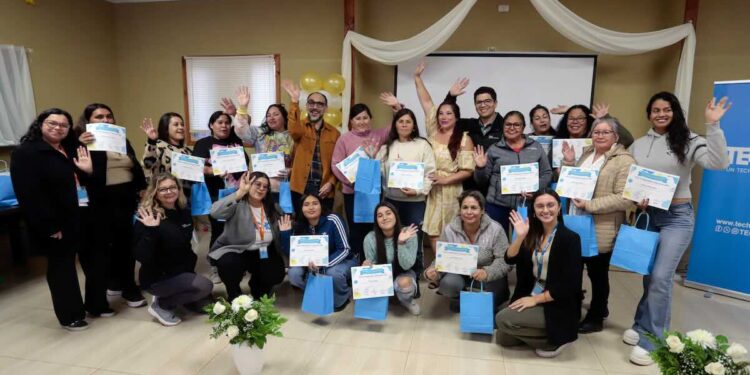 Mujeres de caleta Caramucho se certificaron en Curso de Banquetería