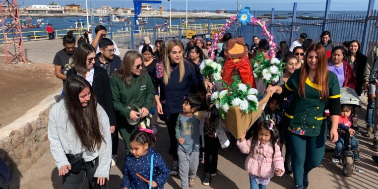 Párvulos de Chanavayita reviven tradición popular en la celebración de San Pedro