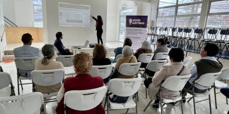 Abordan proceso de postulación al Subsidio Eléctrico en Sesión de COSOC