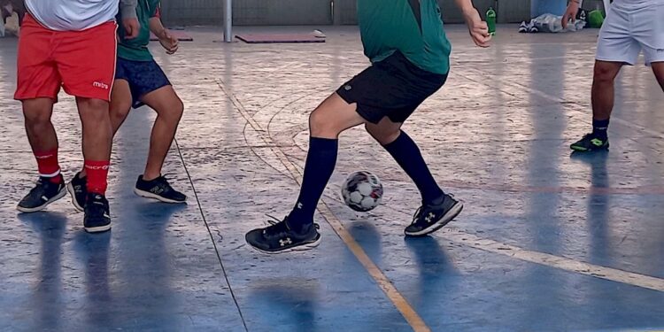 Jóvenes en proceso de reinserción social inician taller “Crecer en Movimiento” del IND