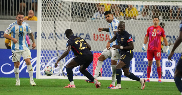 Argentina la sufrió toda para eliminar a Ecuador y avanzar en Copa América