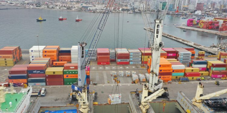 ITI realiza operación en tándem para descarga de transformadores de proyecto eléctrico