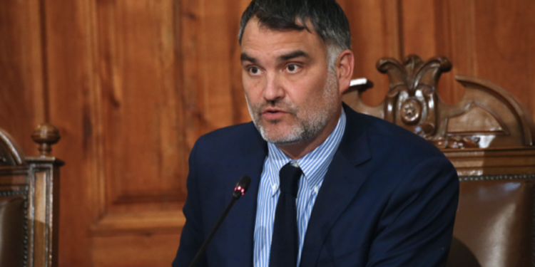 Javier Macaya renuncia a la presidencia de la UDI tras sus dichos sobre condena a su padre