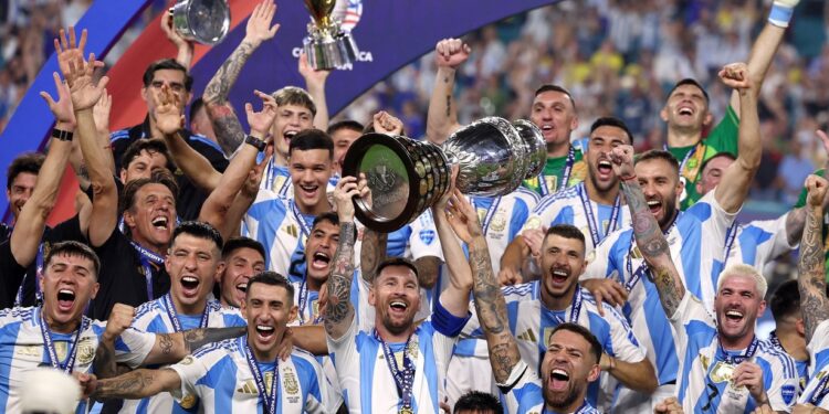 Argentina se convierte en bicampeón de América en un agónico partido ante Colombia
