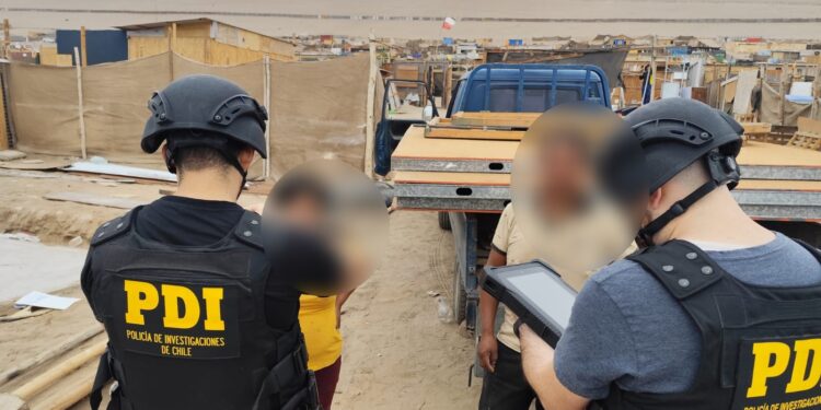 PDI realizó fiscalización de extranjeros en el marco de desalojo de toma en Campamento Pueblos Originarios