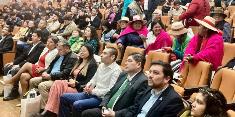 Emprendedores del Tamarugal abordaron turismo sustentable en Cumbre 3T