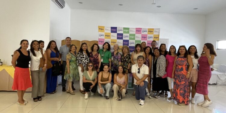 Emprendedoras preparan muestra de lo aprendido a través de programa Corfo