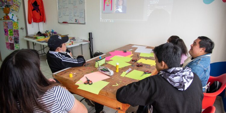 Barquito de Papel abrirá escuela formativa para impulsar el desarrollo creativo y cultural de jóvenes con discapacidad