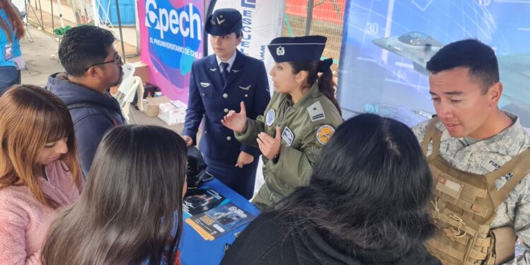 Fuerza Aérea participó en Ferias  Vocacionales en Iquique y Alto Hospicio
