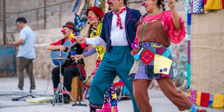 FINTDAZ invita a celebrar el Día del Niño y de la Niña con obras de circo en Iquique