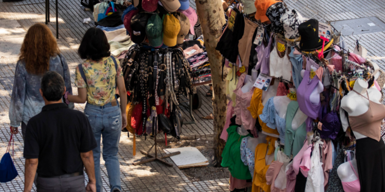 INE: Tasa de ocupación informal a nivel nacional llegó a 28,2% en el trimestre abril – junio de 2024