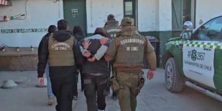 Adulteran placa patente y número de chasis de vehículo robado para evitar ser detectados en Colchane